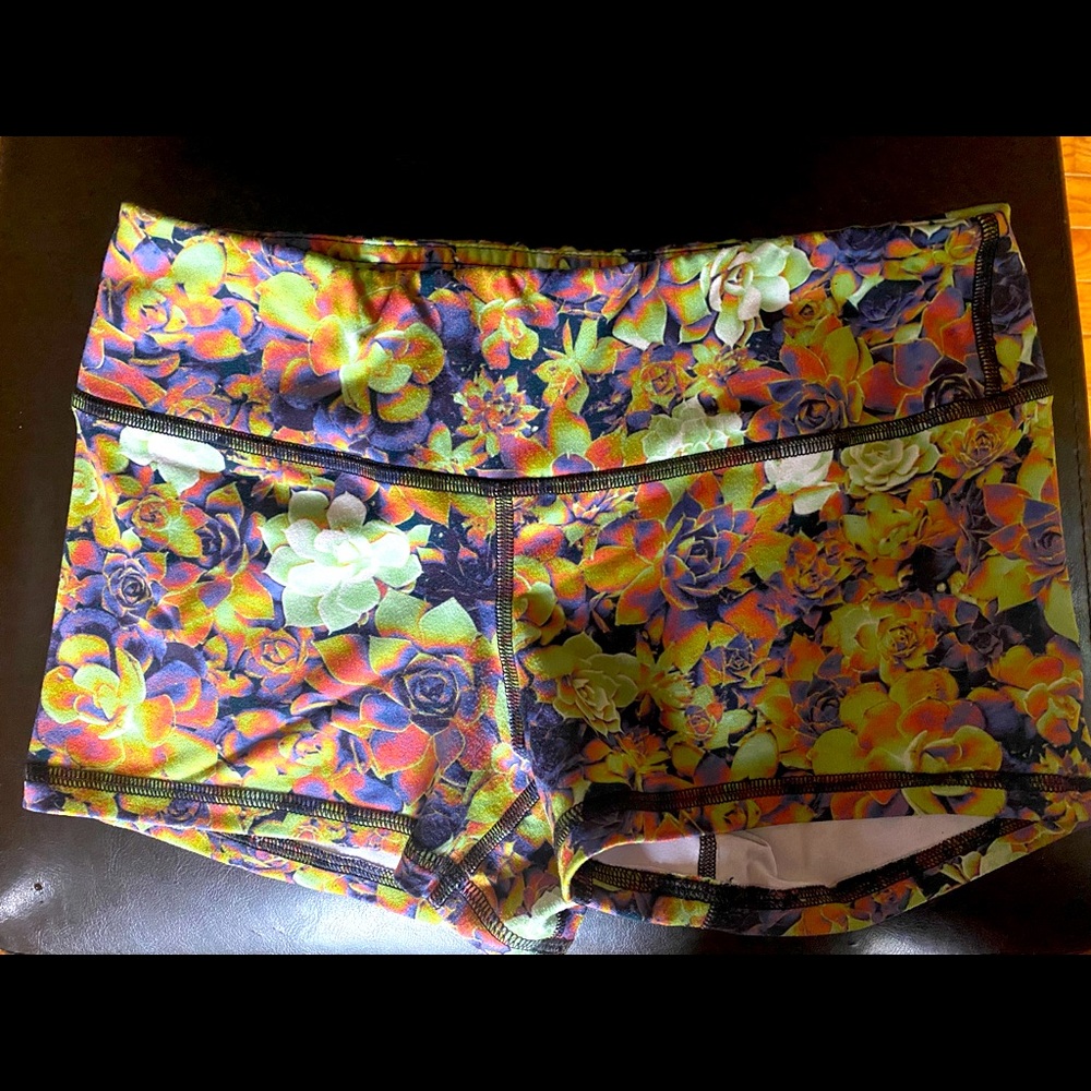 Fleo Shorts